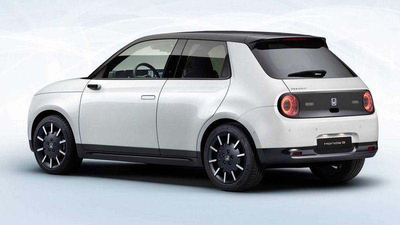 Illustration for article titled The Honda E Production Version Looks Just As Good As The Prototype